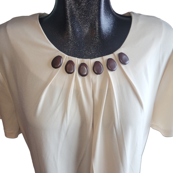 Tradition Cream Colored Short Sleeve Top With Bead Detailed Neckline XL - Picture 2 of 7
